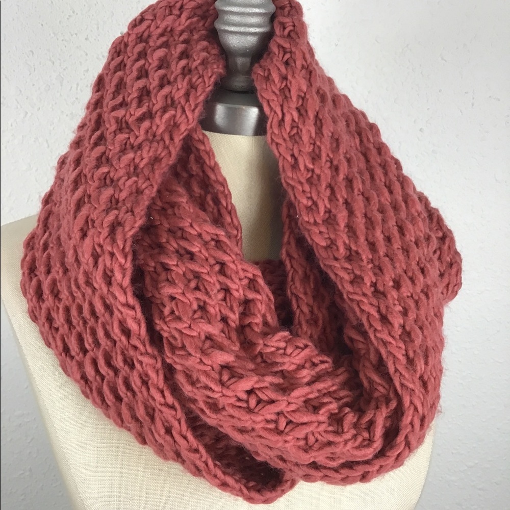 Old navy chunky forever bucket scarf